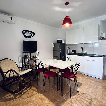 Mdm House Daire Sutomore Dış mekan fotoğraf